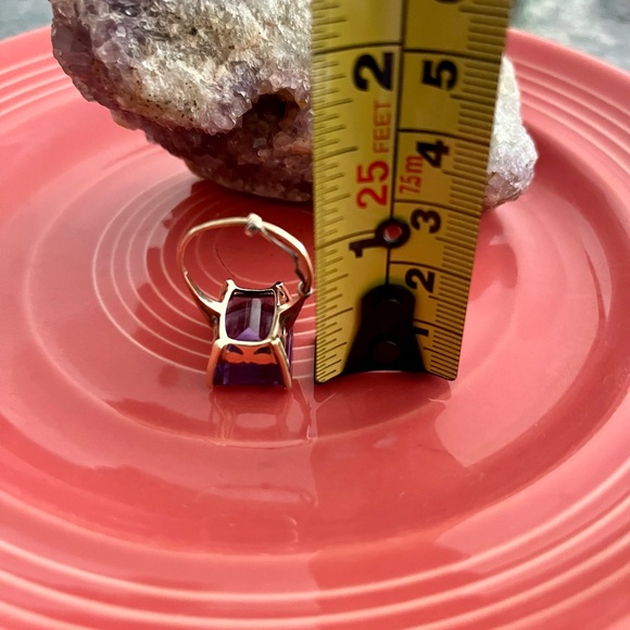 Vintage Emerald Cut Amethyst Gold Ring - Picture 7 of 9